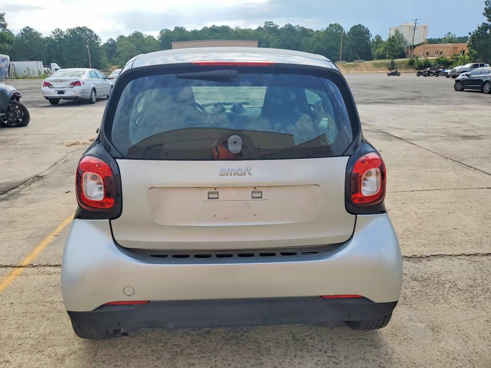 2016 Smart Fortwo VIN WMEFJ5DA3GK076996 COPART salvage auction — NORMAL WEAR, Fl - Cert Of Title-Slvg Rebld Flood, sold $3,500 on 2026-07-27 (photo 6)
