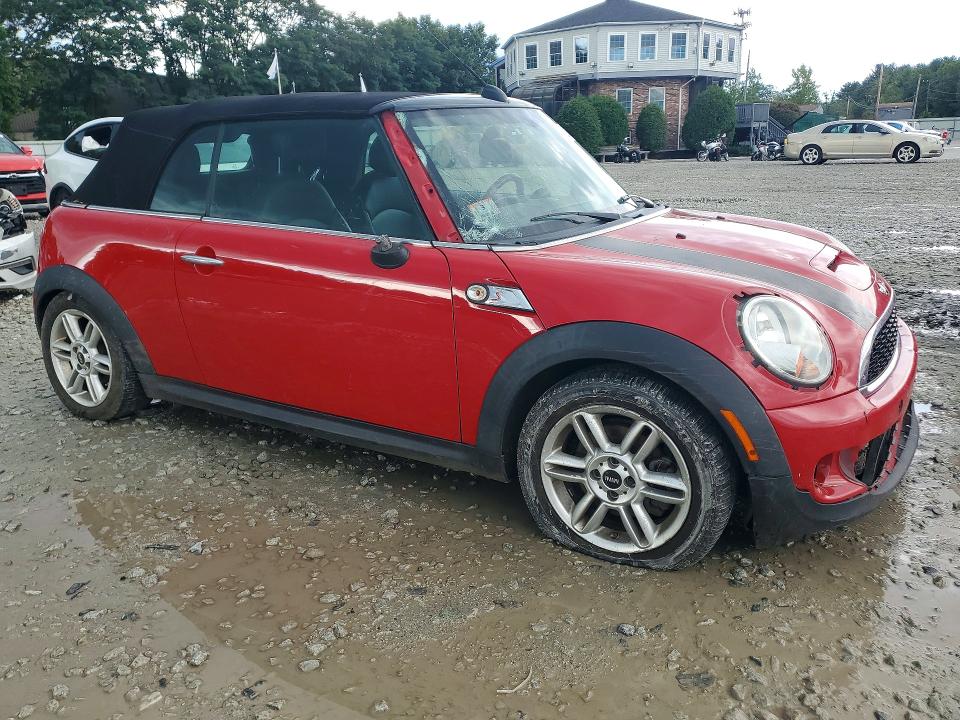 2015 Mini Cooper VIN WMWZP3C58FT708593 COPART salvage auction — FRONT END, Ma - Cert Of Title-Reconstrctd Coll, sold $750 on 2026-08-06 (photo 4)