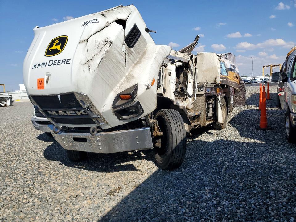 2024 Mack Md VIN 1M2MDBAA7RS013141 COPART salvage auction — ROLLOVER, CO - CERTIFICATE OF TITLE, sold $3,850 on 2026-08-04 (photo 1)