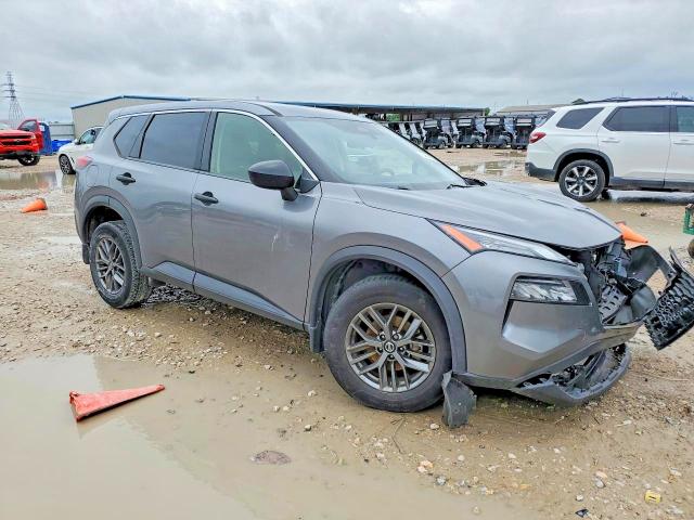 2021 Nissan Rogue VIN JN8AT3AA0MW004366 COPART salvage auction — FRONT END, TX - SALVAGE VEHICLE TITLE, sold $3,850 on 2026-07-31 (photo 4)
