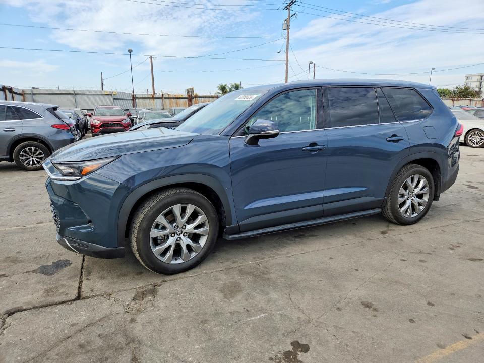 2024 Toyota Highlander VIN 5TDACAB50RS017238 — COPART salvage auction photo