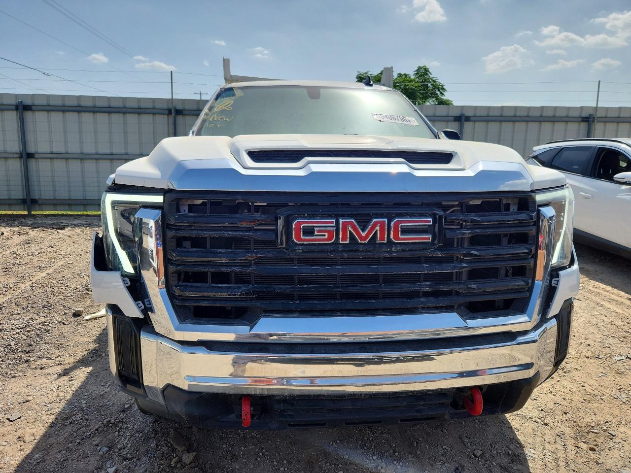 2024 GMC Sierra 2500 HD VIN 1GD38LE73RF134181 COPART salvage auction — Side, CA - SALVAGE CERTIFICATE, sold $13,800 on 2026-09-10 (photo 5)