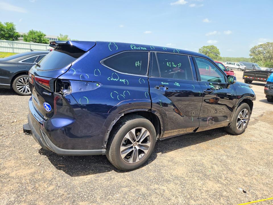 2021 Toyota Highlander VIN 5TDGBRCH3MS535406 COPART salvage auction — HAIL, Wi - Salvage - Multiple Brands, sold $250 on 2026-07-28 (photo 3)