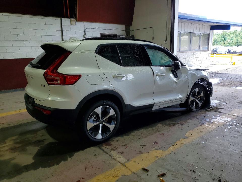 2026 Volvo Xc40 VIN YV4L12UC6T2735551 COPART salvage auction — FRONT END, AZ - CERT OF TITLE - SALVAGE, sold $7,200 on 2026-08-05 (photo 3)
