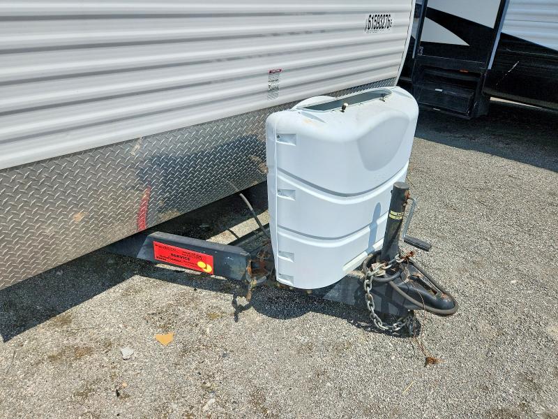 2013 Keystone rv . VIN 4YDT27D2XD7201457 COPART salvage auction — WATER/FLOOD, IL - SALVAGE CERT-FLOOD, sold $850 on 2026-08-27 (photo 8)