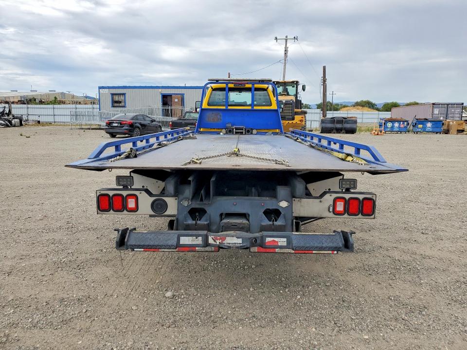 2019 Ford F-650 VIN 1FDWX6DC1KDF02357 COPART salvage auction — MINOR DENT/SCRATCHES, CA - DIS/DLR/EXP ONLY CLEAN TITLE (P), sold $15,800 on 2026-07-30 (photo 6)