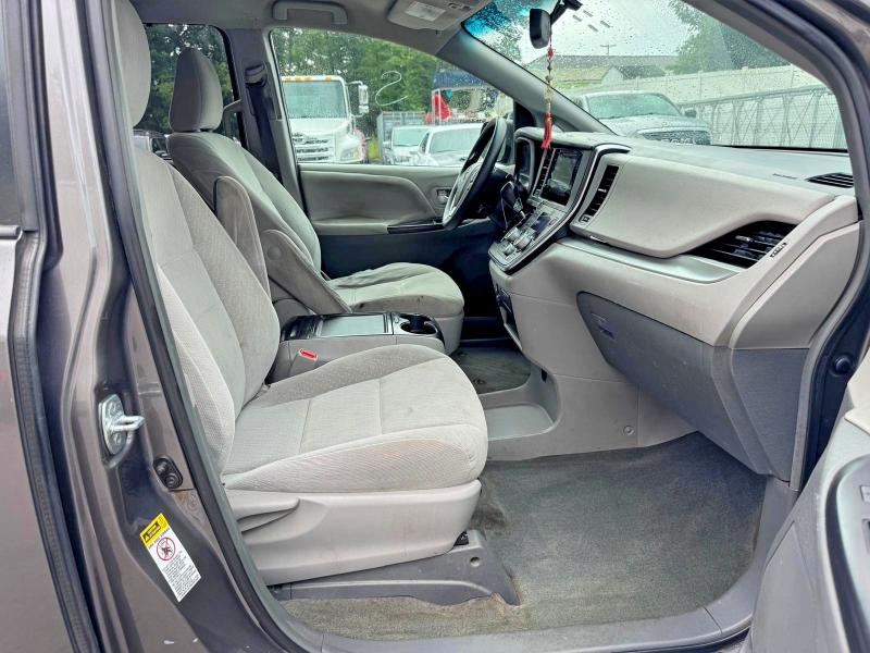 2017 Toyota Sienna VIN 5TDKZ3DC2HS788793 COPART salvage auction — MINOR DENT/SCRATCHES, Ma - Certificate Of Title, sold $1,250 on 2026-07-30 (photo 8)