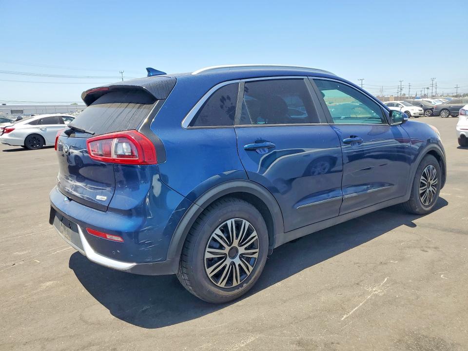 2017 Kia Niro VIN KNDCE3LC1H5072779 COPART salvage auction — SIDE, Salvage Title, sold $1,350 on 2026-07-29 (photo 3)