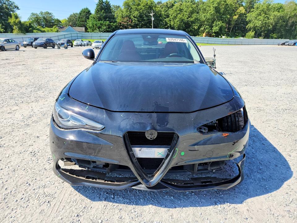 2018 Alfa romeo Giulia VIN ZARFAECN0J7565990 COPART salvage auction — FRONT END, Nc - Salvage Certificate Of Title, sold $8,200 on 2026-08-12 (photo 5)