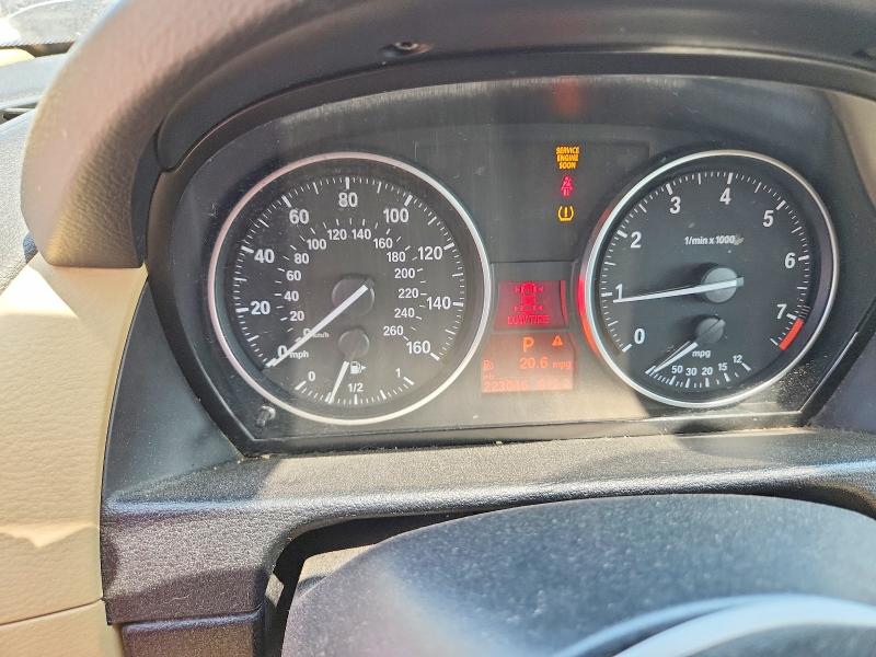 2015 BMW X1 VIN WBAVL1C58FVY24623 COPART salvage auction — NORMAL WEAR, Mi - Dealer Only Clean Title, sold $200 on 2026-07-23 (photo 9)