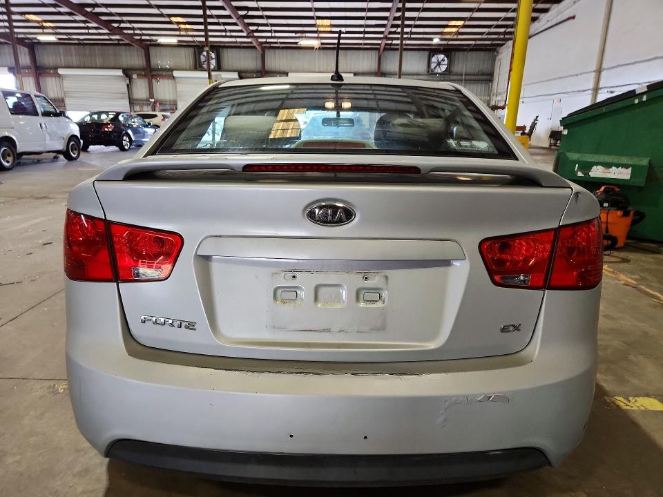 2012 Kia VIN KNAFU4A25C5605660 COPART salvage auction — FRONT END, Fl - Cert Of Title Slvg Rebuildable, sold $675 on 2026-07-13 (photo 6)