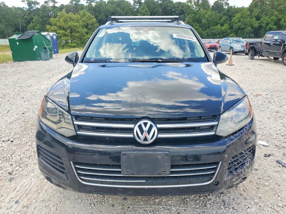 2013 Volkswagen Touareg VIN WVGEF9BP7DD002454 COPART salvage auction — SIDE, TX - SALVAGE VEHICLE TITLE, sold $650 on 2026-07-28 (photo 5)