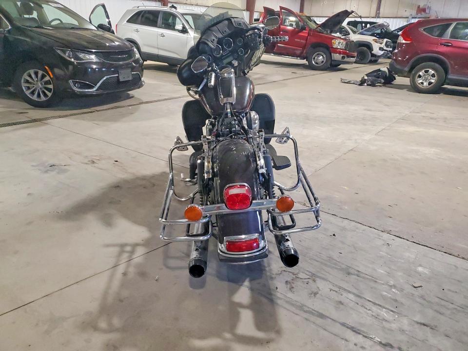 2011 Harley-davidson Flhtc VIN 1HD1FF414BB625466 COPART salvage auction — ALL OVER, TX - SALVAGE VEHICLE TITLE, sold $2,750 on 2026-09-18 (photo 4)