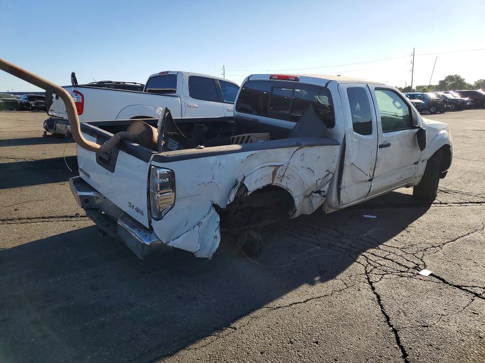 2015 Nissan Navara (frontier) VIN 1N6AD0CW7FN712636 COPART salvage auction — SIDE, Co - Dis/Dlr/Exp Only Clean Title, sold $275 on 2026-07-28 (photo 3)