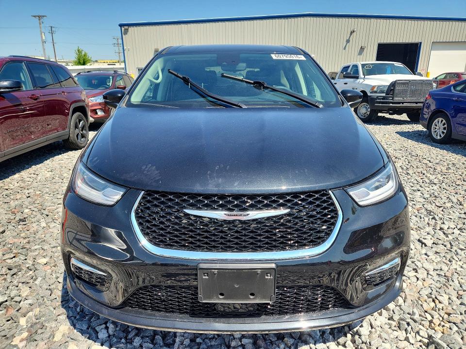 2023 Chrysler Pacifica VIN 2C4RC3BGXPR545553 COPART salvage auction — WATER/FLOOD, WI - CERT OF TITLE-CLAIM PAID, sold $7,600 on 2026-07-27 (photo 5)