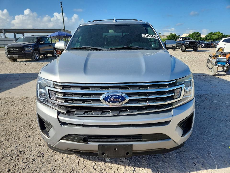 2019 Ford Expedition VIN 1FMJU1HT6KEA16167 COPART salvage auction — MINOR DENT/SCRATCHES, Tx - Certificate Of Title (P), sold $9,400 on 2026-07-28 (photo 5)