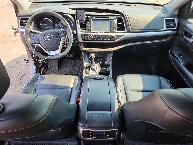 2016 Toyota Highlander VIN 5TDJKRFH5GS319286 COPART salvage auction — SIDE, VA - CERT OF TITLE - SALVAGE, sold $6,100 on 2026-07-29 (photo 8)