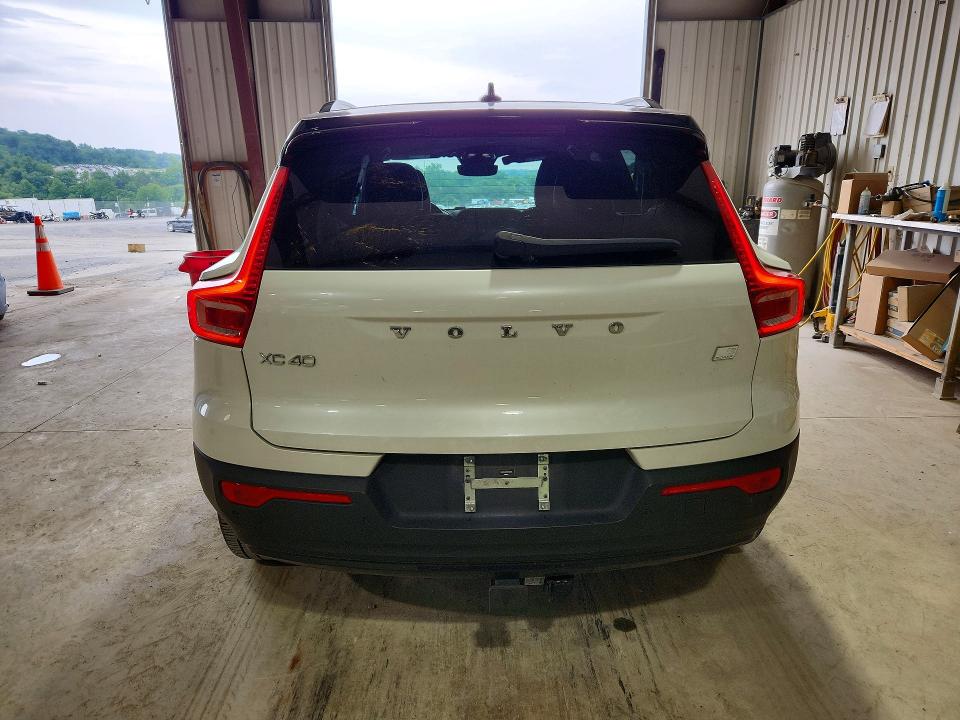 2021 Volvo Xc40 VIN YV4ED3UR1M2558905 COPART salvage auction — NORMAL WEAR, PA - CERT OF TITLE, sold $7,900 on 2026-07-31 (photo 6)