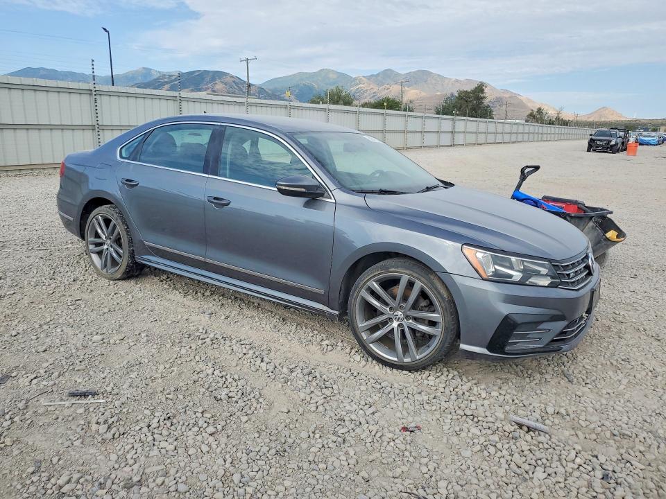 2016 Volkswagen Passat VIN 1VWAT7A3XGC051122 COPART salvage auction — MINOR DENT/SCRATCHES, Salvage Title, sold $450 on 2026-07-21 (photo 4)