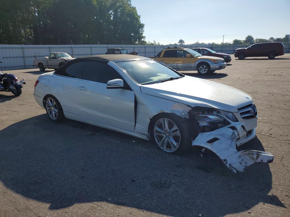 2011 Mercedes-benz E-class VIN WDDKK5GFXBF106648 COPART salvage auction — FRONT END, NC - DEALER ONLY CLEAN TITLE, sold $2,787 on 2026-07-18 (photo 4)
