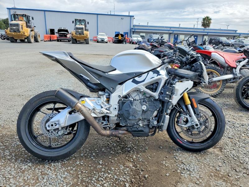 2016 Aprilia Rsv VIN ZD4RKUB01GS000324 COPART salvage auction — FRONT END, Nv - Dis/Dlr/Exp Only Salvage Title, sold $2,250 on 2026-07-31 (photo 1)