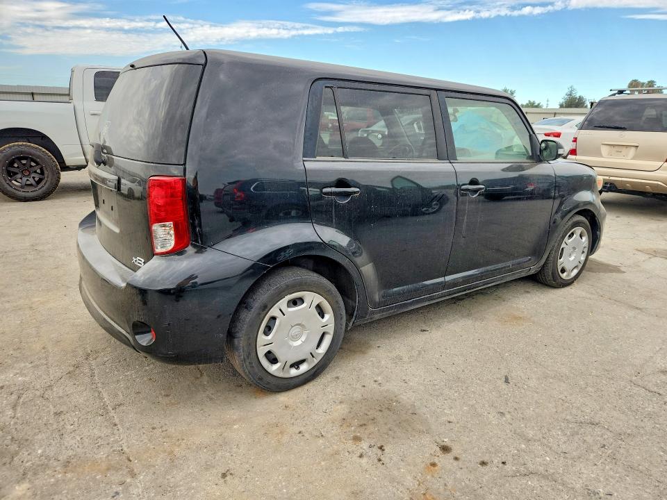 2013 Scion Xb VIN JTLZE4FE1DJ036187 COPART salvage auction — MINOR DENT/SCRATCHES, CA - DIS/DLR/EXP ONLY CLEAN TITLE, sold $475 on 2026-08-21 (photo 3)