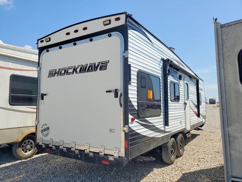 2018 Forest river Shockwave toy hauler VIN 4X4TSHZ2XJC004559 COPART salvage auction — WATER/FLOOD, TX - SALVAGE TITLE-FLOOD DAMAGE, sold $3,950 on 2026-09-17 (photo 4)