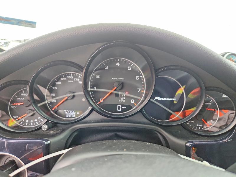2015 Porsche Panamera VIN WP0AA2A78FL002109 COPART salvage auction — MINOR DENT/SCRATCHES, Tx - Certificate Of Title (P), sold $6,600 on 2026-07-30 (photo 9)