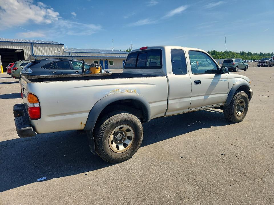 2001 Toyota Tacoma VIN 5TEWN72N61Z864033 COPART salvage auction — FRONT END, Me - Certificate Of Title, sold $400 on 2026-07-31 (photo 3)