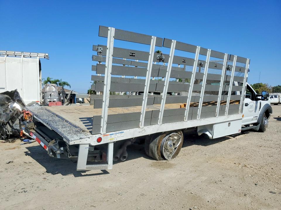 2017 Ford F-550 VIN 1FDUF5GT1HEE83750 COPART salvage auction — ALL OVER, CA - SALVAGE CERTIFICATE, sold $11,700 on 2026-09-16 (photo 3)