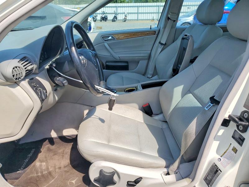2007 Mercedes-benz C-klasse VIN WDBRF52H97F911682 COPART salvage auction — MINOR DENT/SCRATCHES, WA - VEHICLE CERT OF OWNERSHIP-TITL, sold $500 on 2026-07-20 (photo 7)