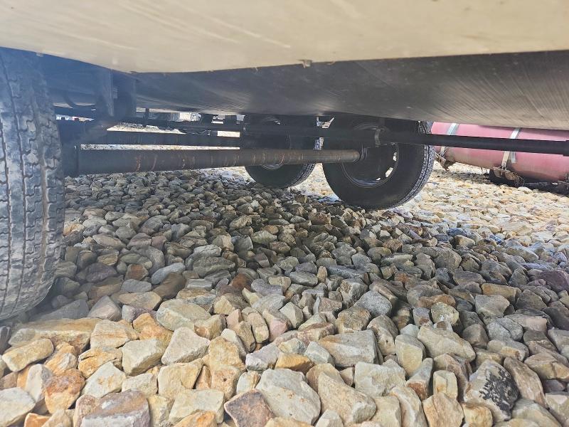 2012 Keystone Montana VIN 4YDF3752XC4700283 COPART salvage auction — UNDERCARRIAGE, PA - CERTIFICATE OF SALVAGE, sold $4,100 on 2026-07-30 (photo 9)
