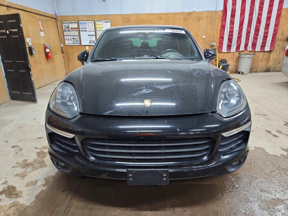2016 Porsche Cayenne VIN WP1AE2A21GLA62466 COPART salvage auction — WATER/FLOOD, MI - CERT OF TITLE-FLOOD VEHICLE, sold $7,600 on 2026-08-12 (photo 5)