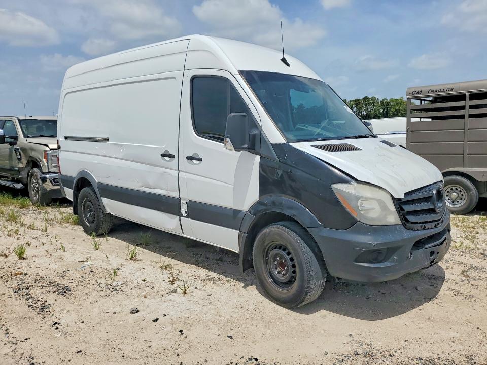 2018 Mercedes-benz Sprinter VIN WD3PE7CD2JP607236 COPART salvage auction — ROLLOVER, Tx - Certificate Of Title, sold $2,000 on 2026-08-03 (photo 4)