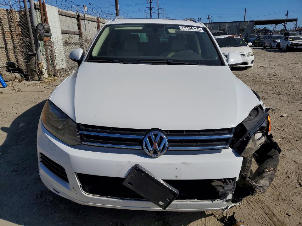 2012 Volkswagen Touareg VIN WVGEF9BP4CD007755 COPART salvage auction — FRONT END, Ca - Dis/Dlr/Exp Only Clean Title, sold $1,000 on 2026-07-20 (photo 5)