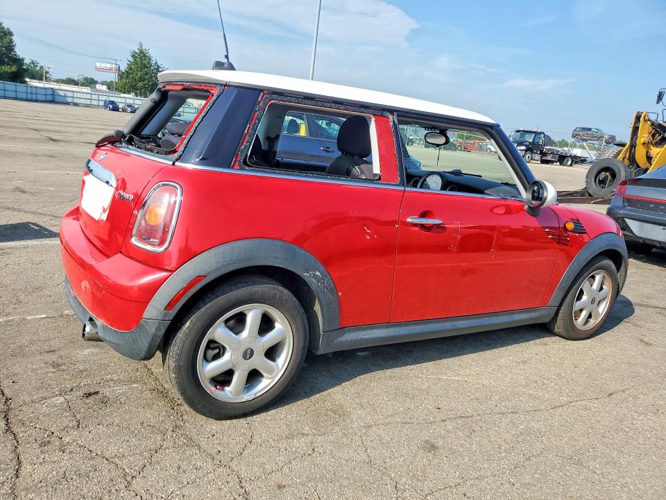 2007 Mini Cooper VIN WMWMF33557TT51758 COPART salvage auction — VANDALISM, Oh - Cert Of Title-Salvage, sold $250 on 2026-07-22 (photo 3)