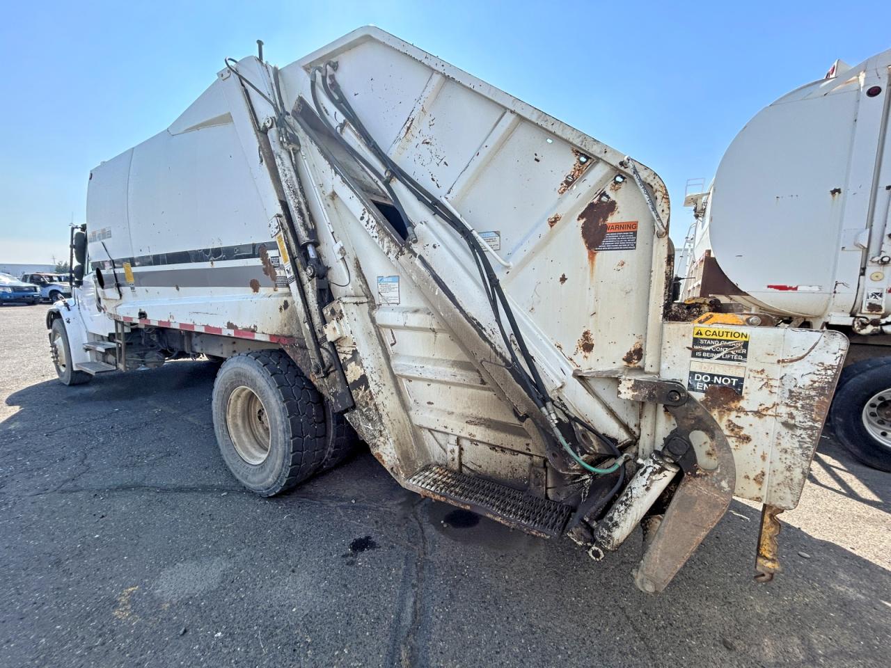 2005 Freightliner All other VIN 1FVACXCS05HN20603 COPART salvage auction — Rear End, FL - CERTIFICATE OF DESTRUCTION, sold $1,500 on 2026-09-04 (photo 2)