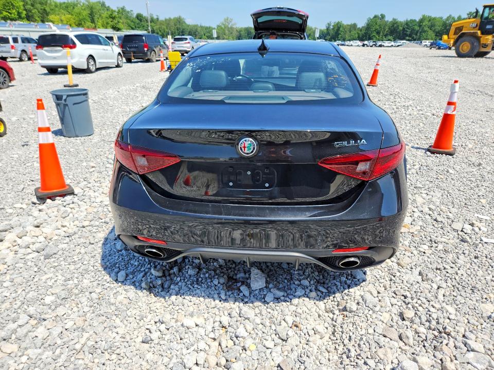 2018 Alfa romeo Giulia VIN ZARFAEBN9J7567626 COPART salvage auction — FRONT END, Oh - Certificate Of Title, sold $2,900 on 2026-09-04 (photo 6)