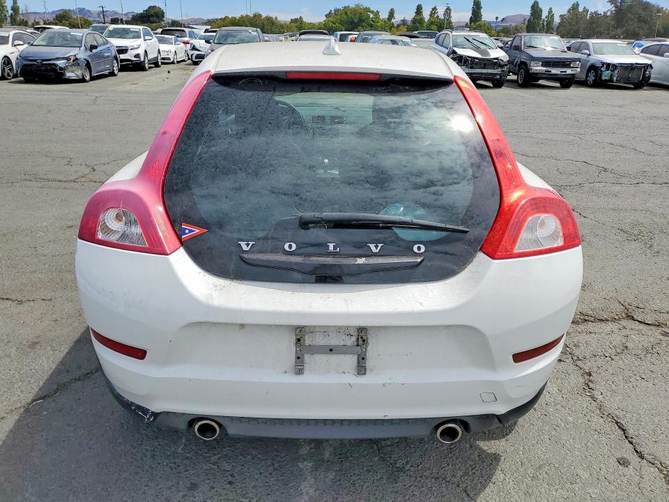 2011 Volvo C30 VIN YV1672MK3B2196949 COPART salvage auction — MINOR DENT/SCRATCHES, Ca - Salvage Certificate, sold $250 on 2026-08-07 (photo 6)