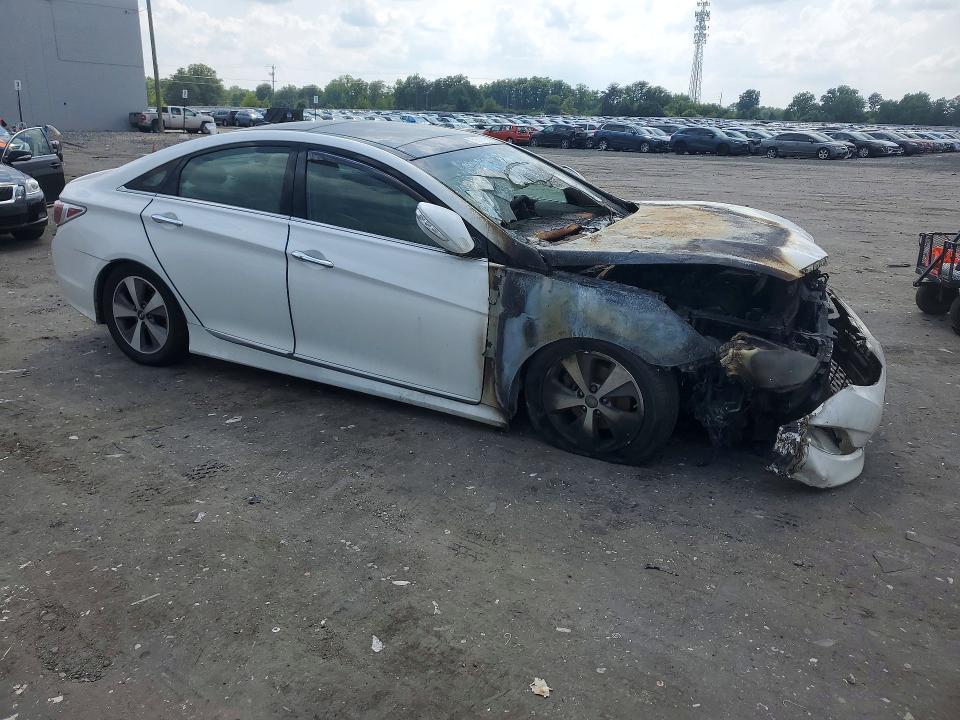 2011 Hyundai Sonata VIN KMHEC4A44BA010724 COPART salvage auction — Burn Engine, VA - CERT OF TITLE - SALVAGE, sold $325 on 2026-07-22 (photo 4)
