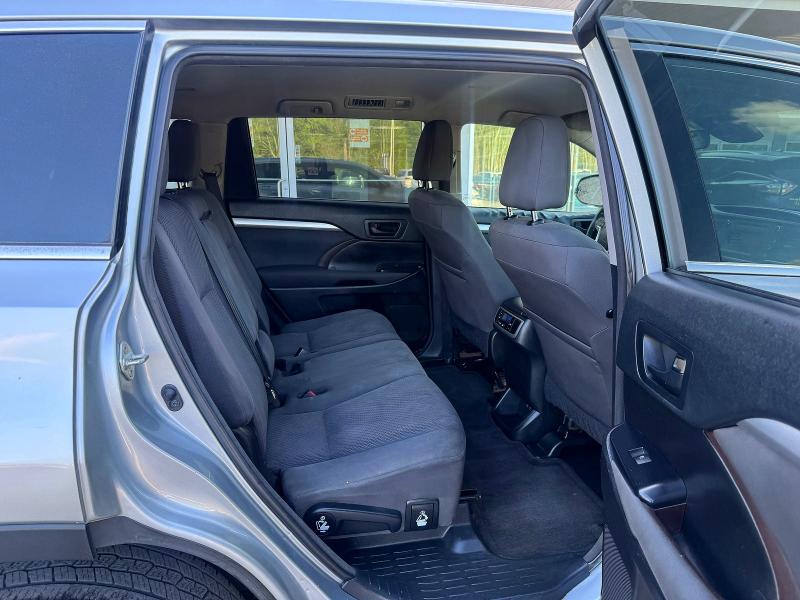 2018 Toyota Highlander VIN 5TDBZRFH9JS843564 COPART salvage auction — MINOR DENT/SCRATCHES, NJ - CERTIFICATE OF TITLE (P), sold $9,700 on 2026-07-17 (photo 6)