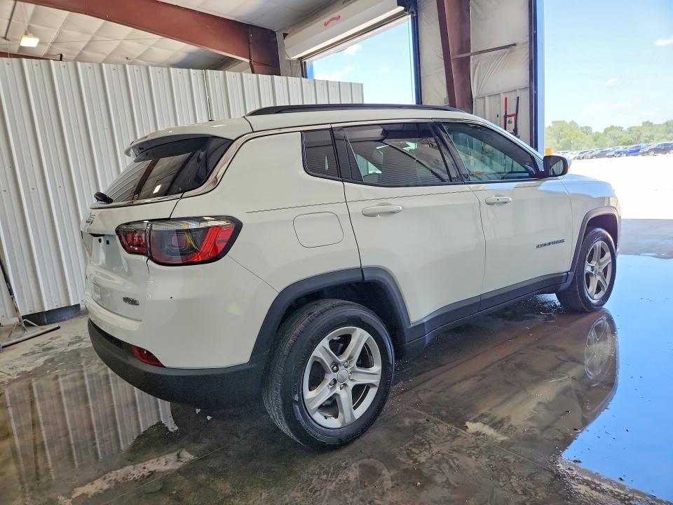 2023 Jeep Compass VIN 3C4NJDBN3PT504266 COPART salvage auction — MINOR DENT/SCRATCHES, Mo - Certificate Of Title, sold $10,300 on 2026-07-09 (photo 3)