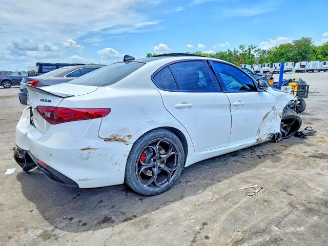 2019 Alfa romeo Giulia VIN ZARFAMAN6K7599575 COPART salvage auction — FRONT END, Fl - Certificate Of Title, sold $1,050 on 2026-07-27 (photo 3)