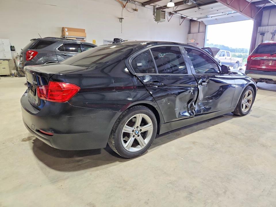 2013 BMW 3er VIN WBA3B5C5XDF592048 COPART salvage auction — SIDE, Pa - Certificate Of Salvage, sold $1,500 on 2026-08-21 (photo 3)
