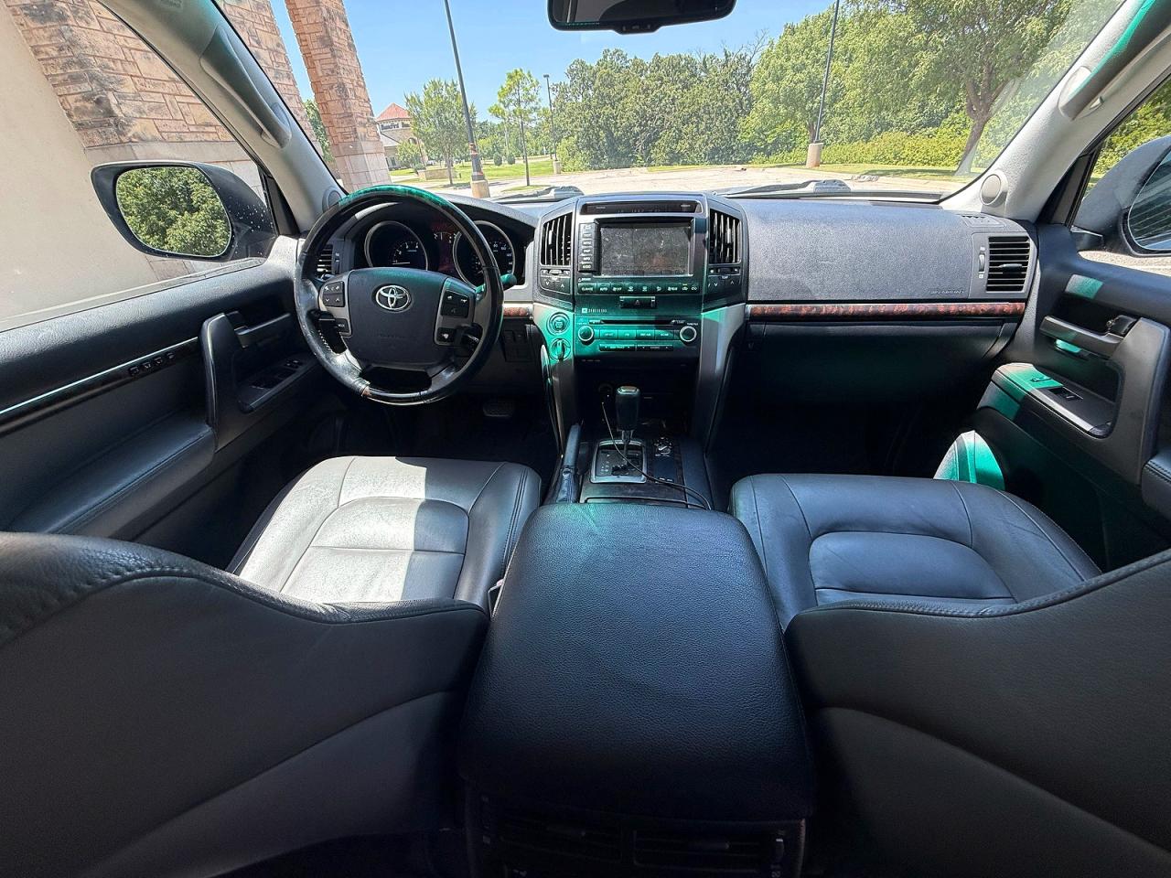 2009 Toyota Land cruiser VIN JTMHY05J895004603 COPART salvage auction — Minor Dent/Scratches, Ct - Clean Title, sold $12,300 on 2026-08-20 (photo 9)