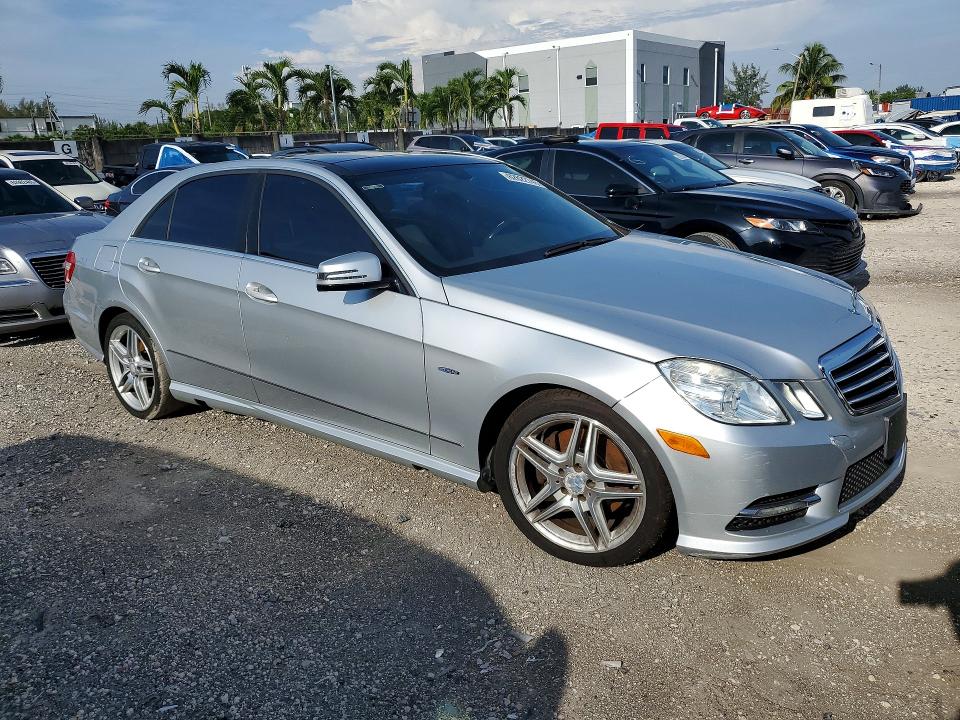 2012 Mercedes-benz E-klasse VIN WDDHF5KB9CA631881 COPART salvage auction — MINOR DENT/SCRATCHES, Fl - Certificate Of Title, sold $1,350 on 2026-08-07 (photo 4)