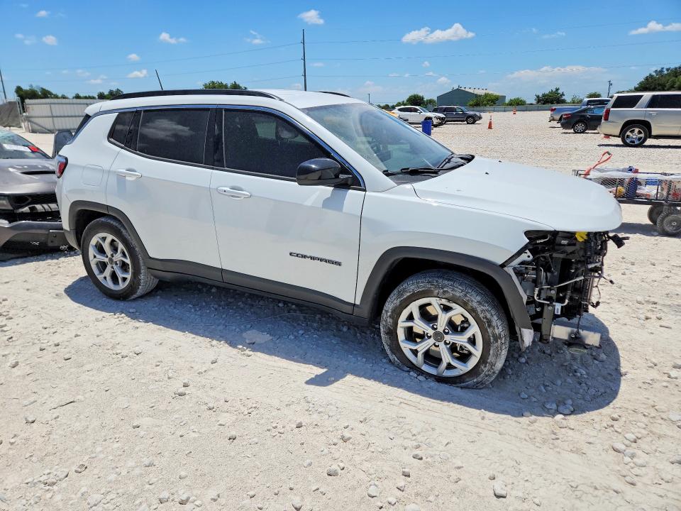 2025 Jeep Compass VIN 3C4NJDBNXST559810 COPART salvage auction — FRONT END, Salvage Title, sold $5,100 on 2026-07-23 (photo 4)