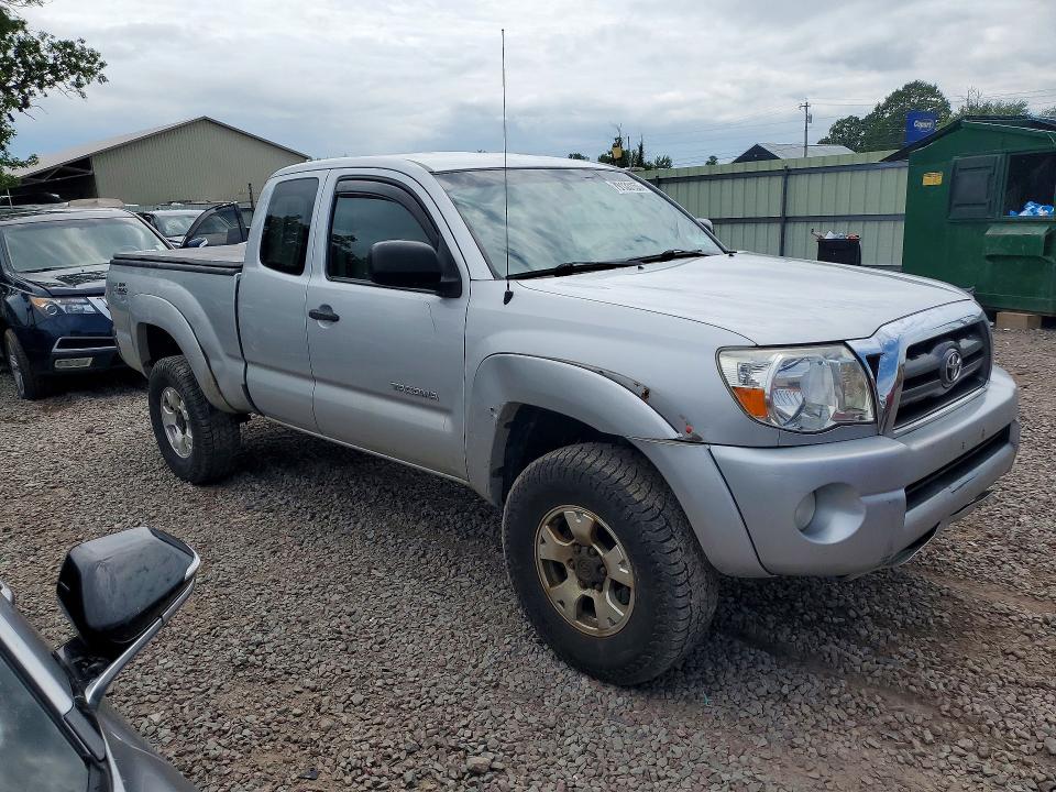 2010 Toyota Tacoma VIN 5TEUU4EN1AZ704727 COPART salvage auction — MINOR DENT/SCRATCHES, NY - CERTIFICATE OF TITLE, sold $3,100 on 2026-07-27 (photo 4)