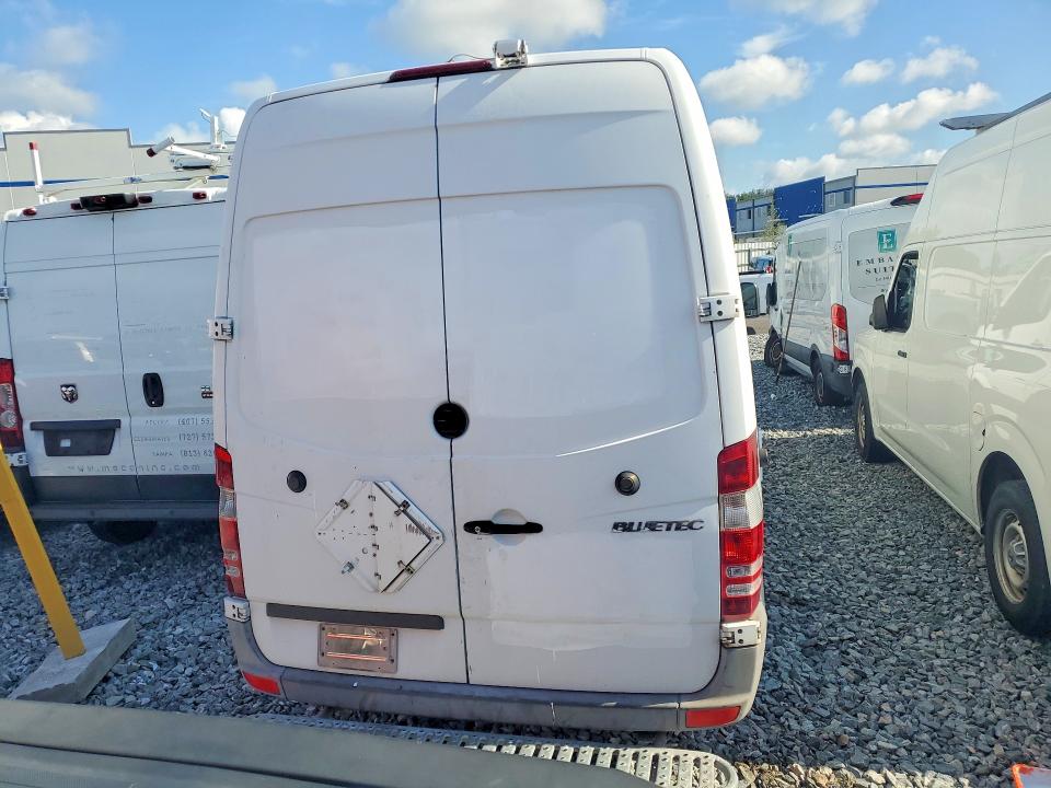 2012 Mercedes-benz Sprinter VIN WD3PE8CB8C5704671 COPART salvage auction — FRONT END, Fl - Certificate Of Title, sold $1 on 2026-07-28 (photo 6)