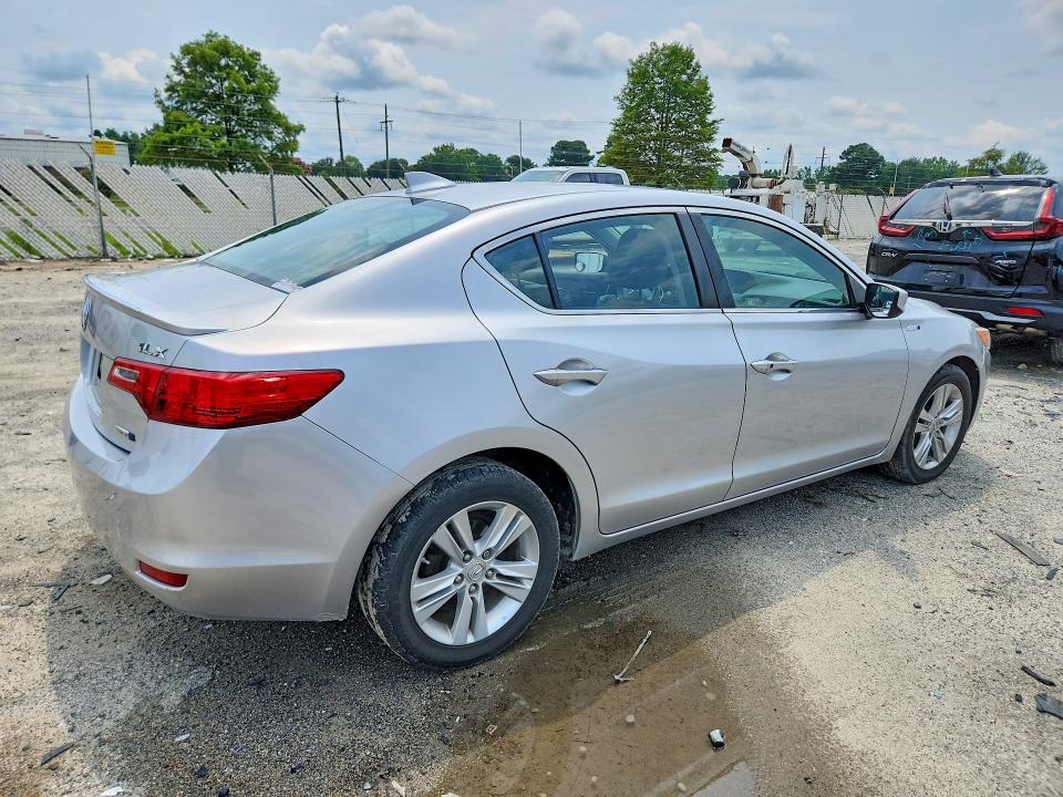 2013 Acura Ilx VIN 19VDE3F79DE302336 COPART salvage auction — NORMAL WEAR, Md - Certificate Of Title, sold $725 on 2026-09-01 (photo 3)
